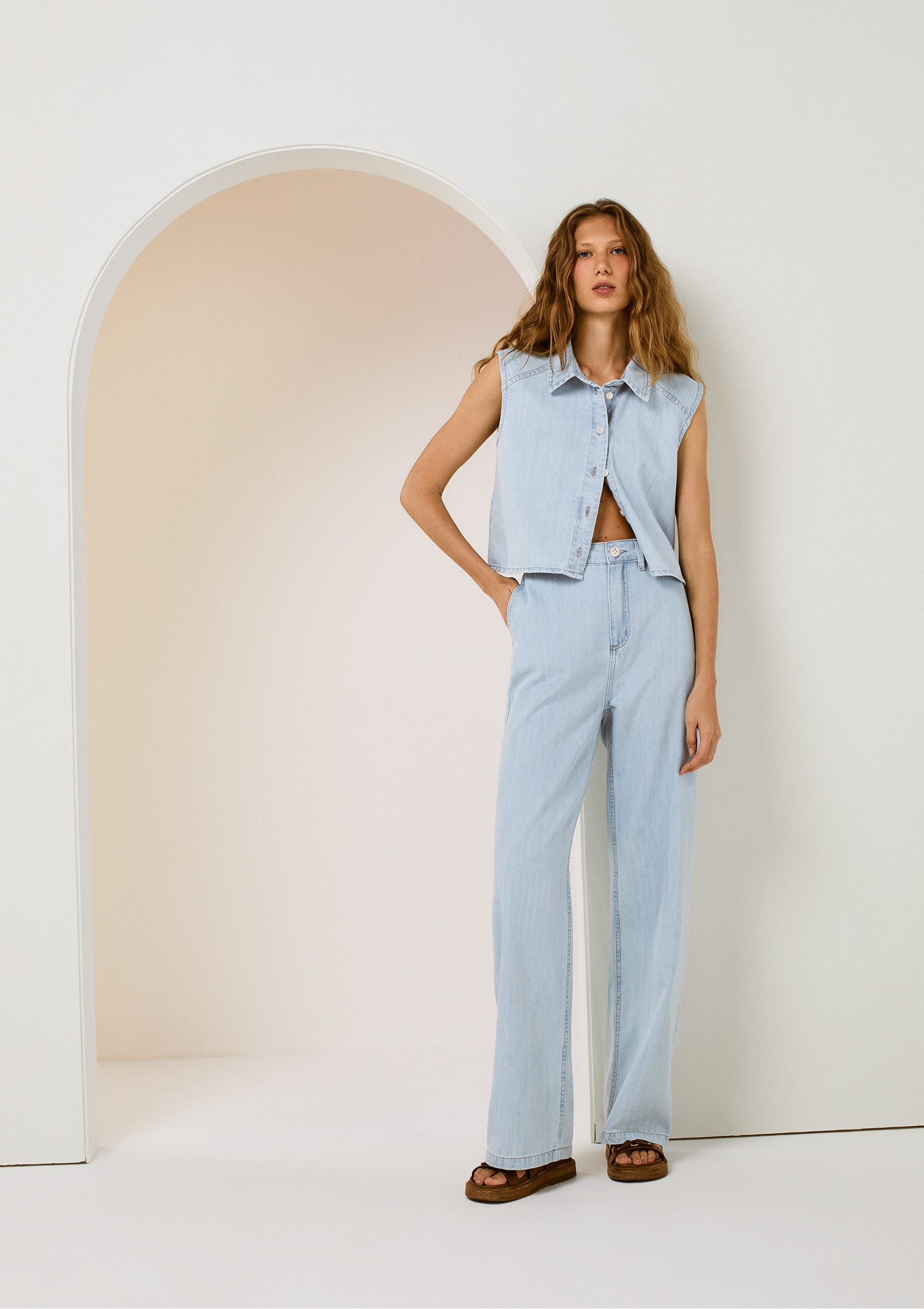 Sale: Descontos de 60% em Roupas Selecionadas Dzarm